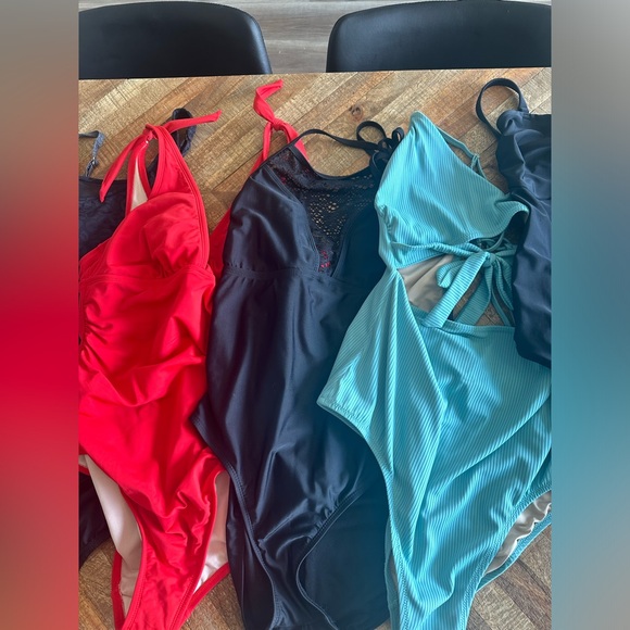Women’s One Piece Swimsuits - XL - Picture 3 of 4